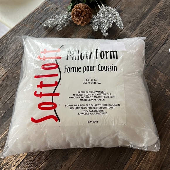 Softloft Other - 🎁 4/$25 - SOFTLOFT 14”x14” pillow insert - NEW
